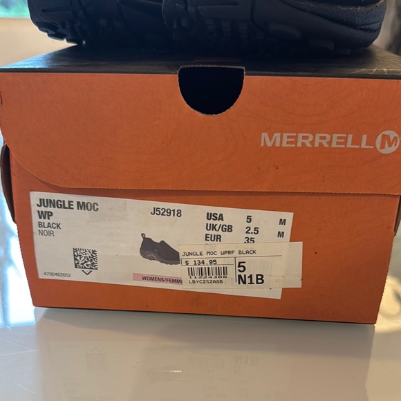 Merrell Black Slip-on Shoe - size 5 - Picture 2 of 8